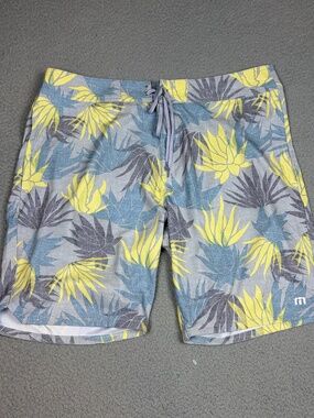 Travis Mathew Board Shorts Mens Size 38 Multicolor Floral Swim Drawstring Beach